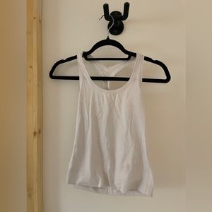 Lululemon tank size 4